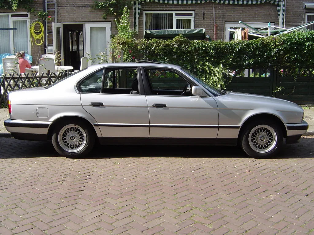 BMW 5 series 525ix 1990 photo - 10