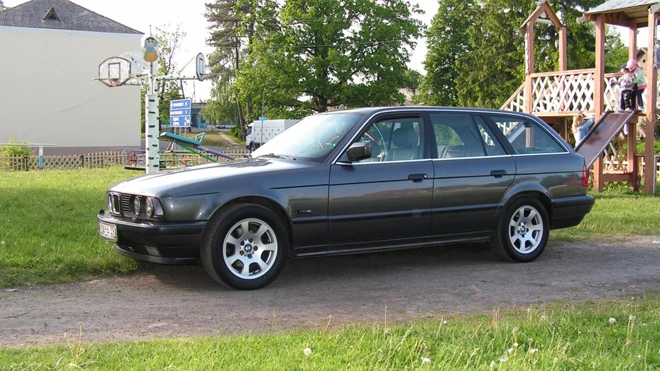 BMW 5 series 525td 1992 photo - 12