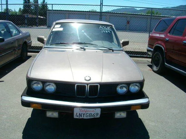 BMW 5 series 528e 1984 photo - 3