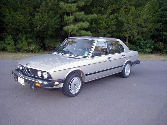 BMW 5 series 528e 1987 photo - 1