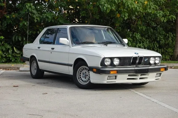 BMW 5 series 528e 1987 photo - 8