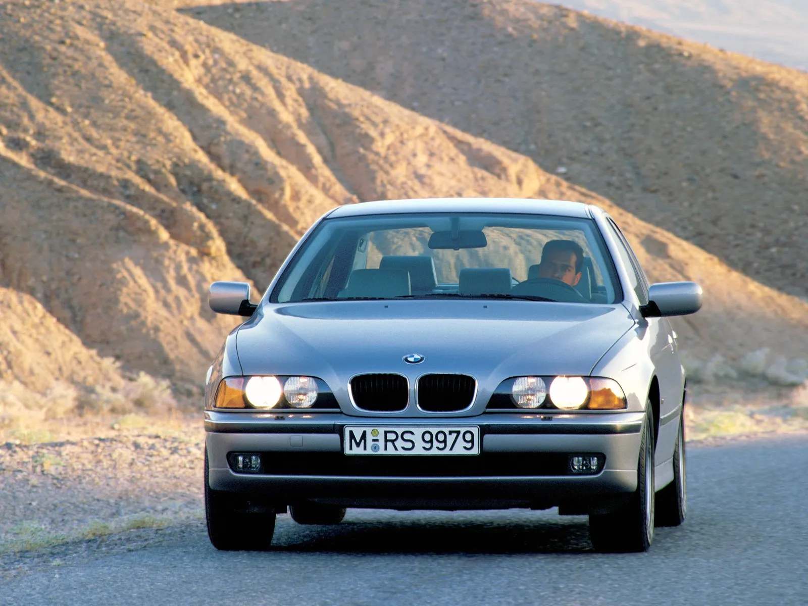 BMW 5 series 528i 1995 photo - 8