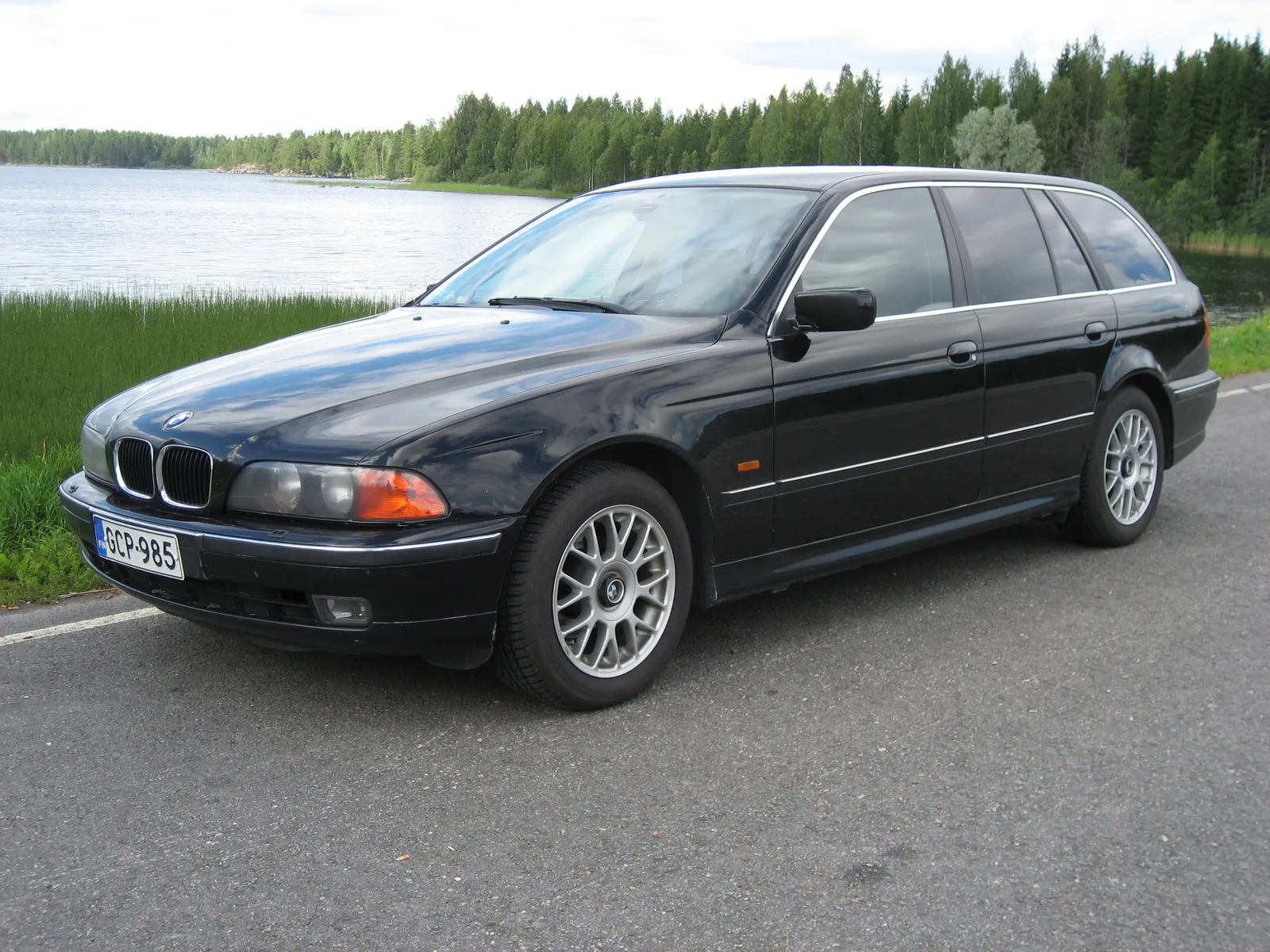 BMW 5 series 528i 1998 photo - 12