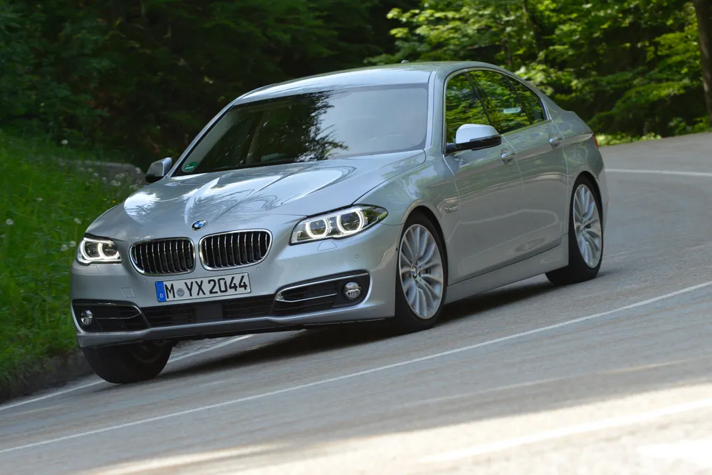 BMW 5 series 528i 2014 photo - 11