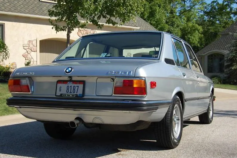 BMW 5 series 530i 1976 photo - 11