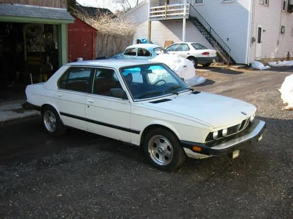 BMW 5 series 533i 1982 photo - 8