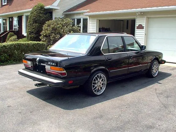 BMW 5 series 533i 1983 photo - 5
