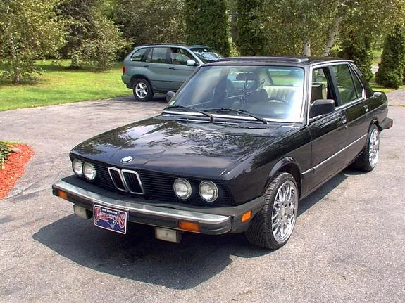 BMW 5 series 533i 1983 photo - 8