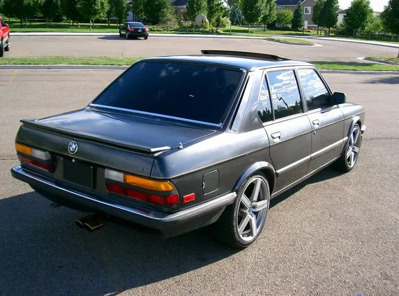 BMW 5 series 535i 1986 photo - 5