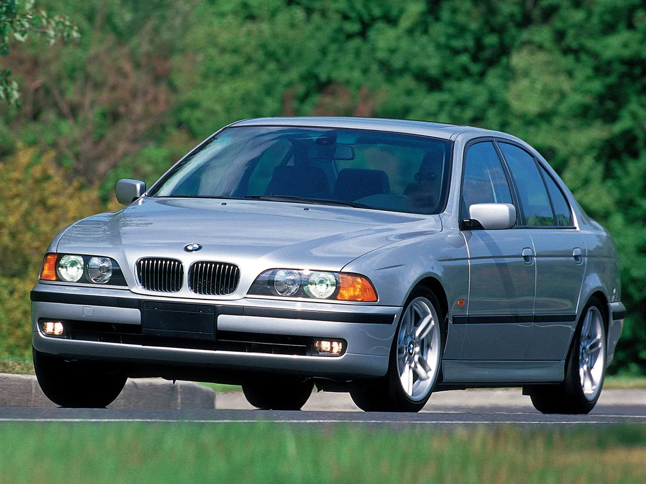 BMW 5 series 540i 1996 photo - 4