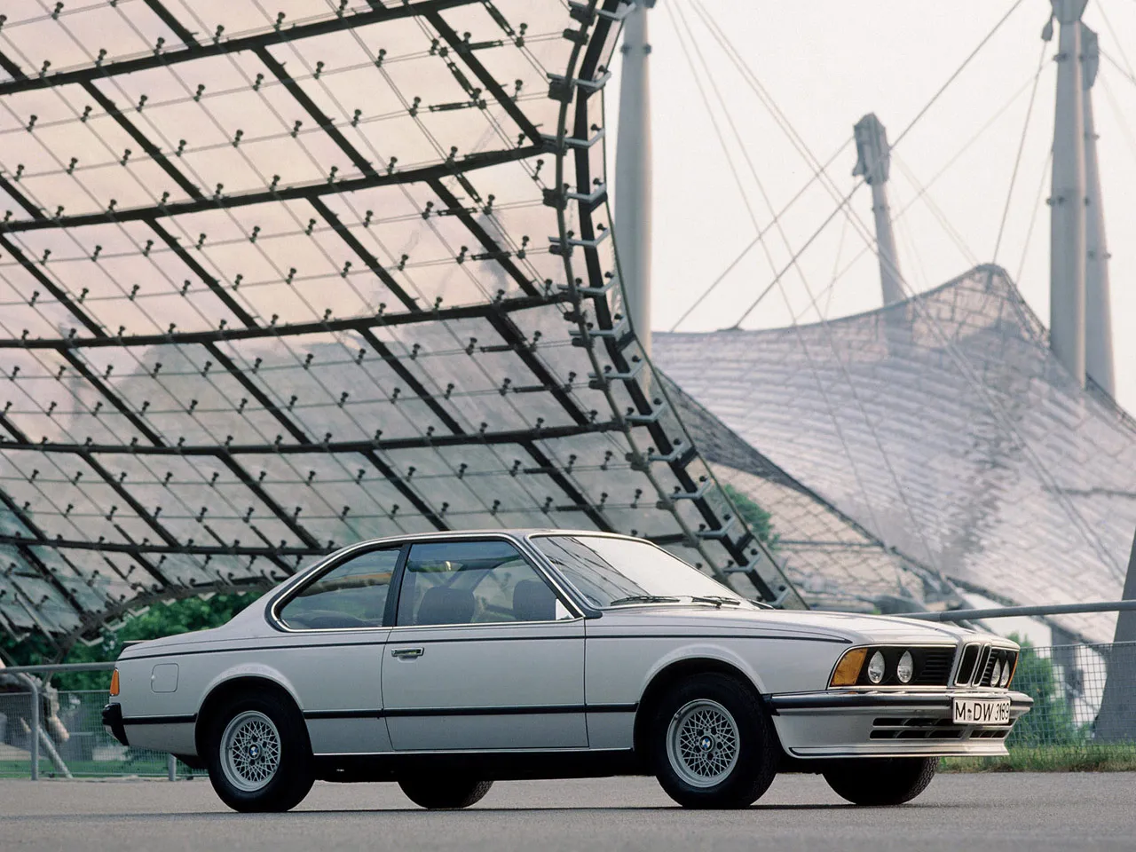 BMW 6 series 635CSi 1987 photo - 12