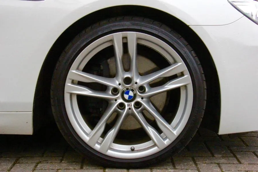 BMW 6 series 640d 2014 photo - 12