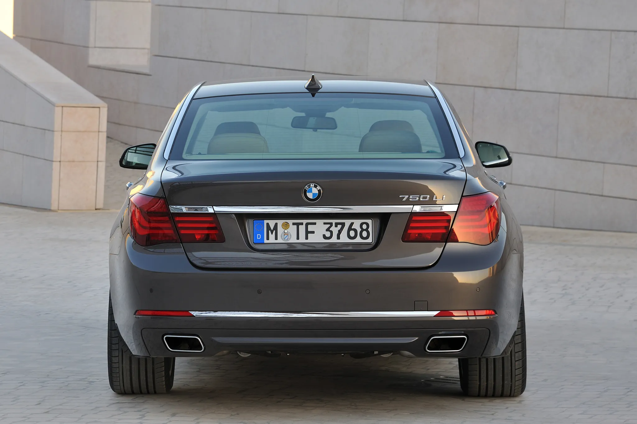BMW 7 series 730Li 2014 photo - 12