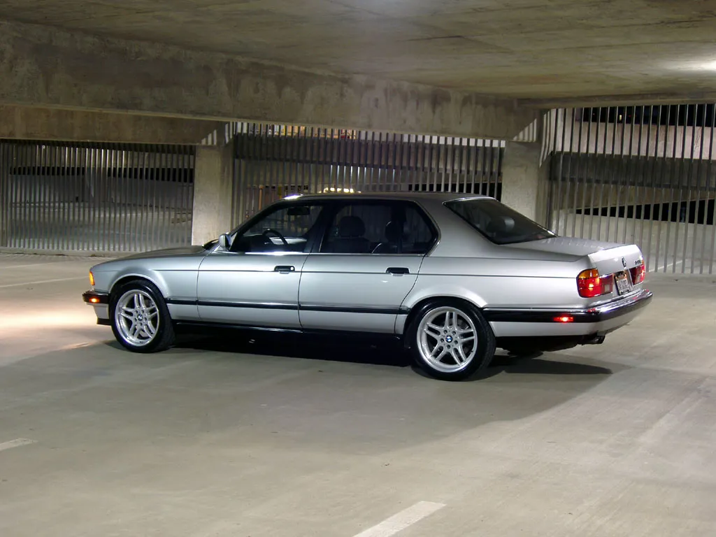 BMW 7 series 730i 1986 photo - 11