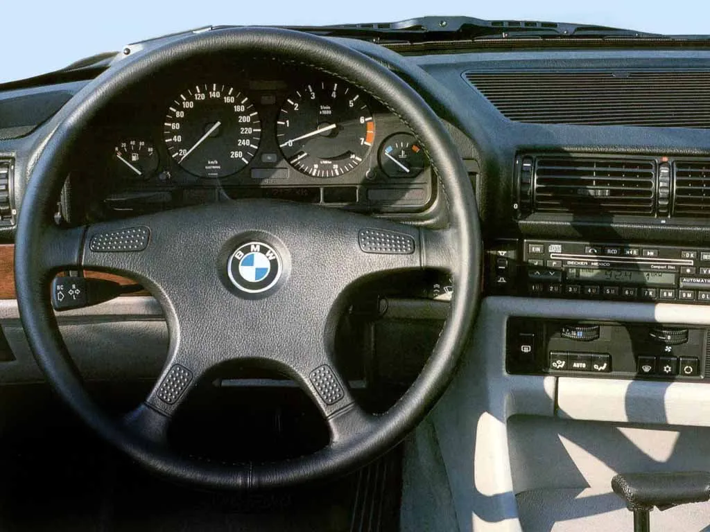 BMW 7 series 730i 1986 photo - 6