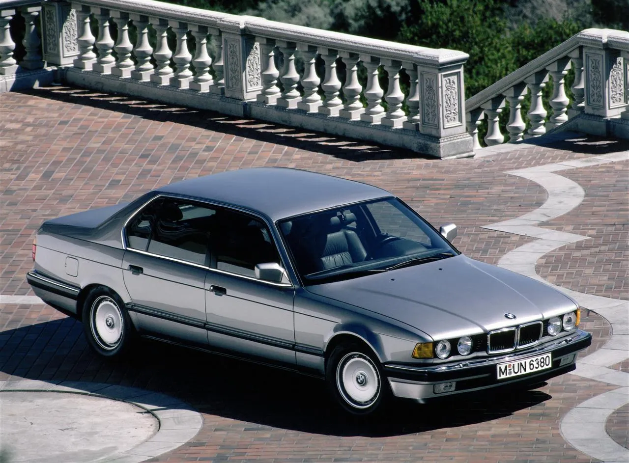 BMW 7 series 730i 1992 photo - 9