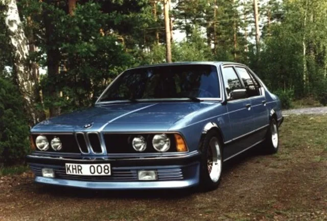 BMW 7 series 735i 1984 photo - 9