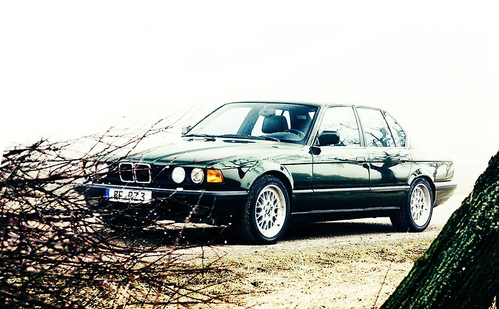 BMW 7 series 735i 1986 photo - 3