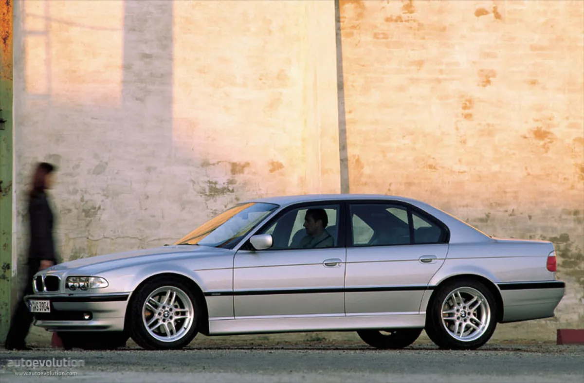 BMW 7 series 735i 1998 photo - 12
