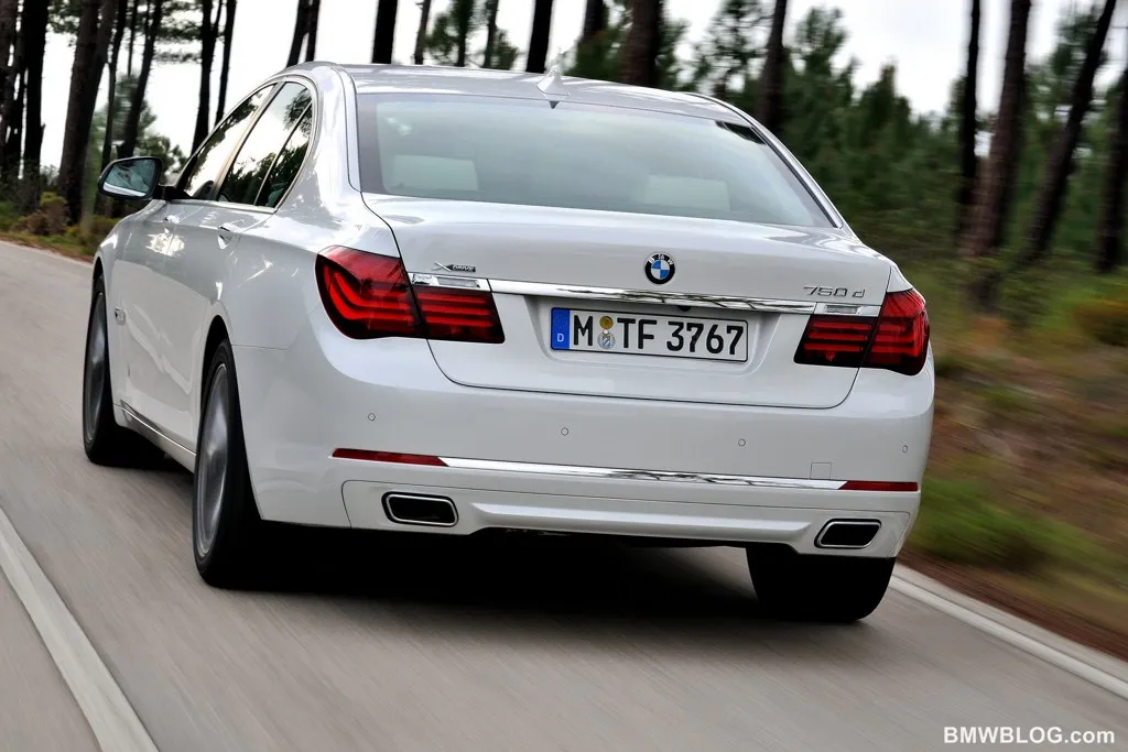 BMW 7 series 750Ld 2013 photo - 5
