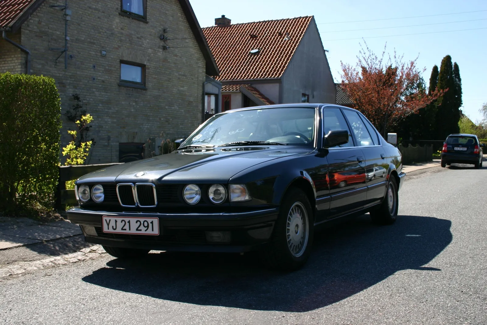 BMW 7 series 750i 1990 photo - 10