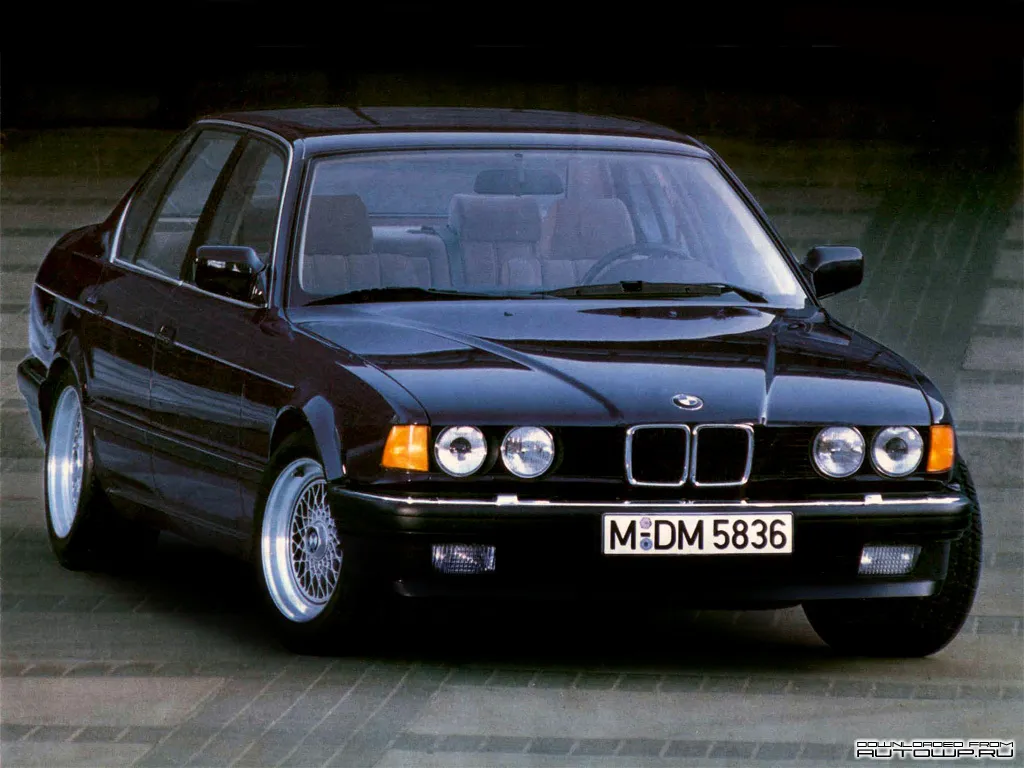 BMW 7 series 750i 1990 photo - 12