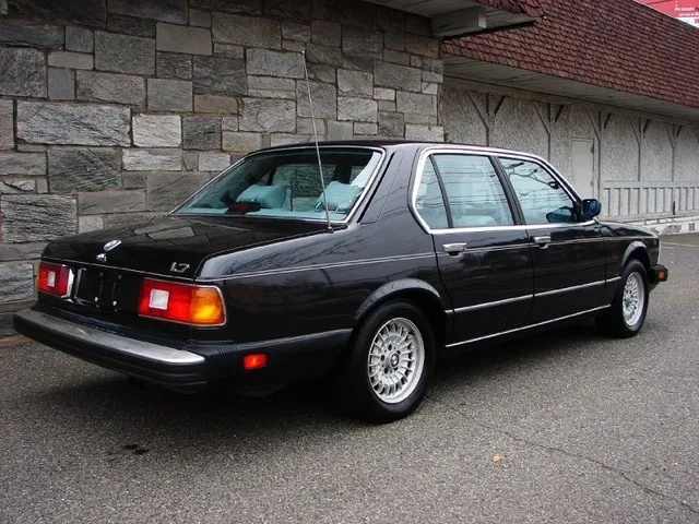 BMW 7 series L7 1987 photo - 1