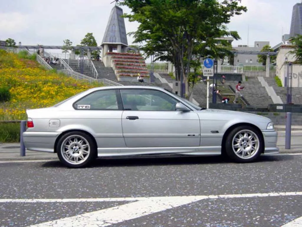 BMW M3 3.0 1996 photo - 8
