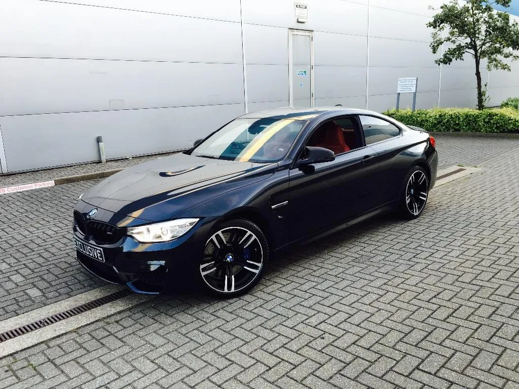 BMW M4 3.0 2014 photo - 9