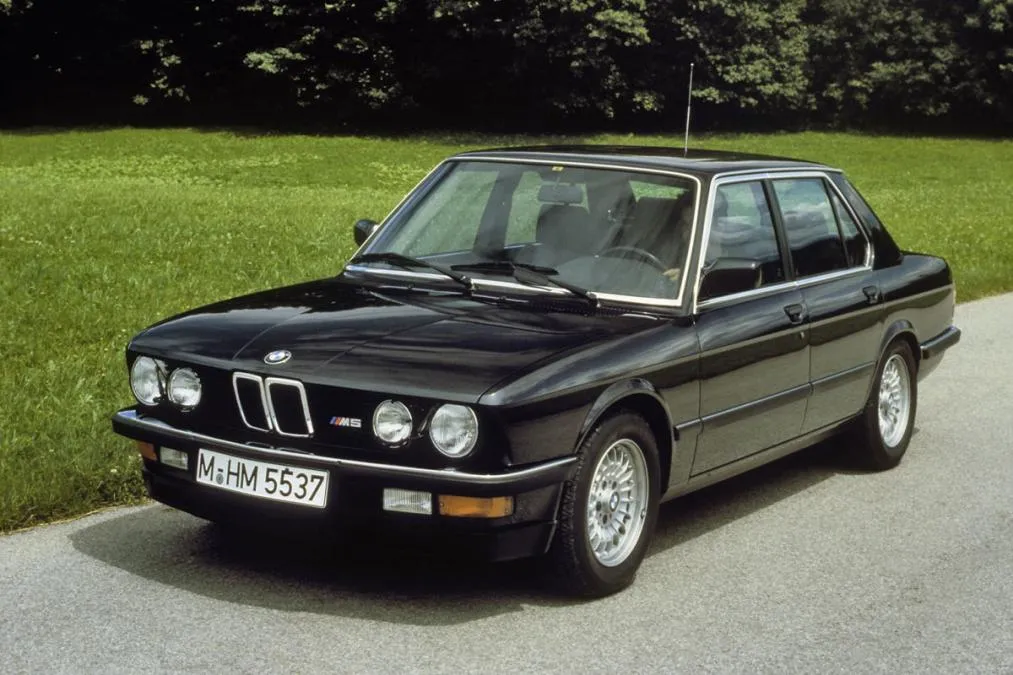 BMW M5 3.5 1984 photo - 5