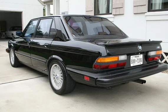 BMW M5 3.5 1988 photo - 9