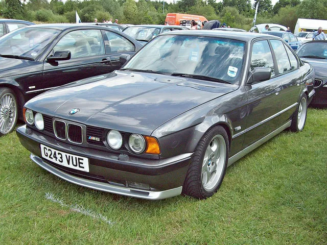 BMW M5 3.8 1990 photo - 1