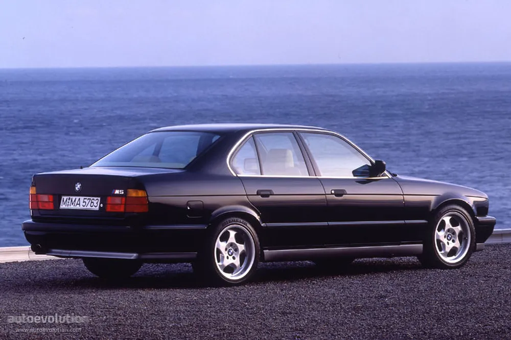 BMW M5 3.8 1990 photo - 3
