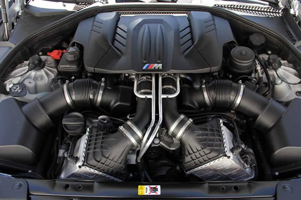 BMW M6 4.4 2014 photo - 9