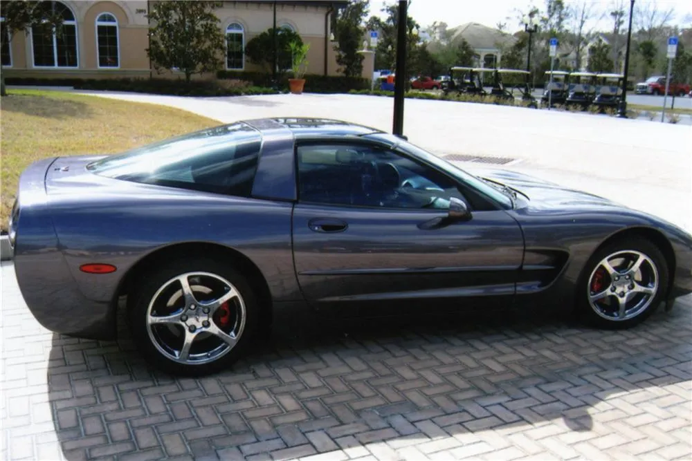 Chevrolet Corvette 5.7 1998 photo - 9