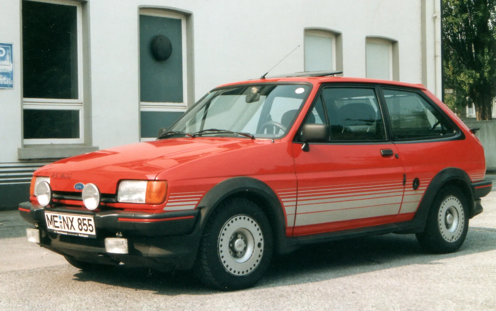 Ford Fiesta 1.6 1988 photo - 7
