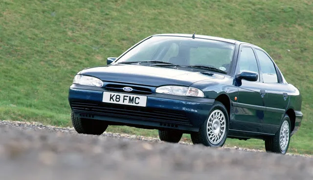 Ford Mondeo 1.6 1993 photo - 12