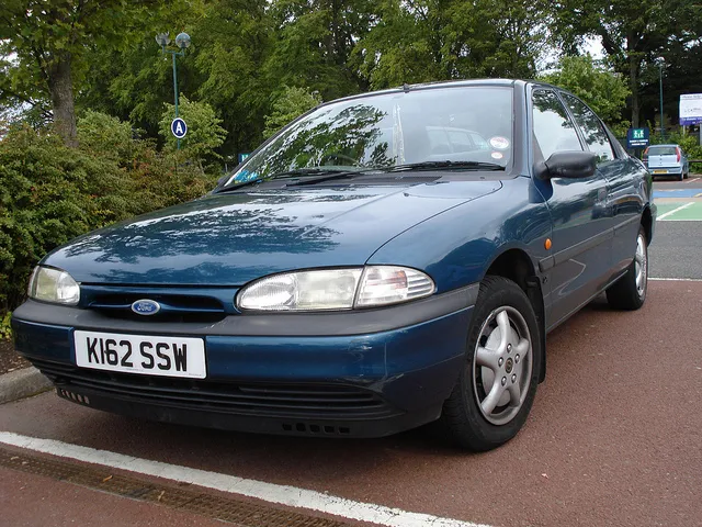 Ford Mondeo 1.8 1993 photo - 1
