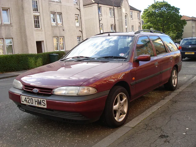 Ford Mondeo 1.8 1993 photo - 11