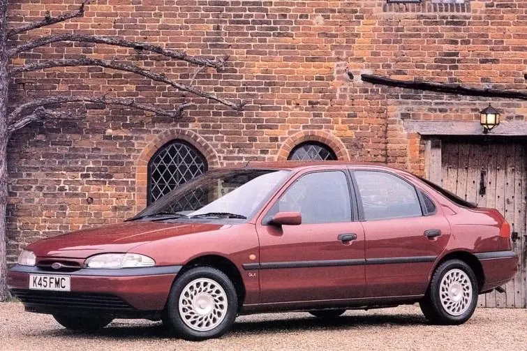 Ford Mondeo 1.8 1993 photo - 9