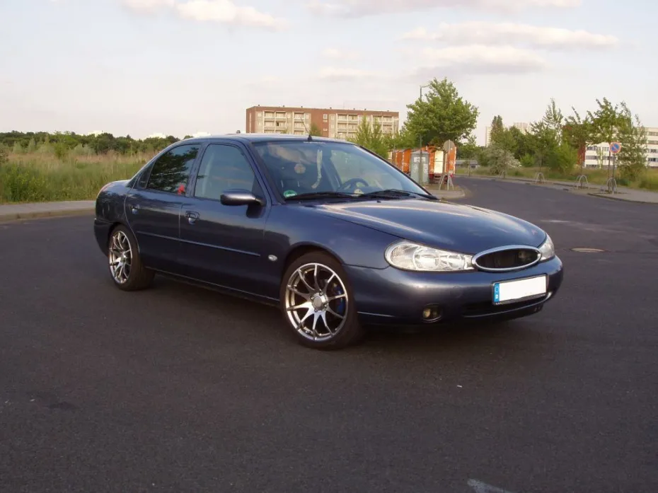 Ford Mondeo 1.8 1996 photo - 10