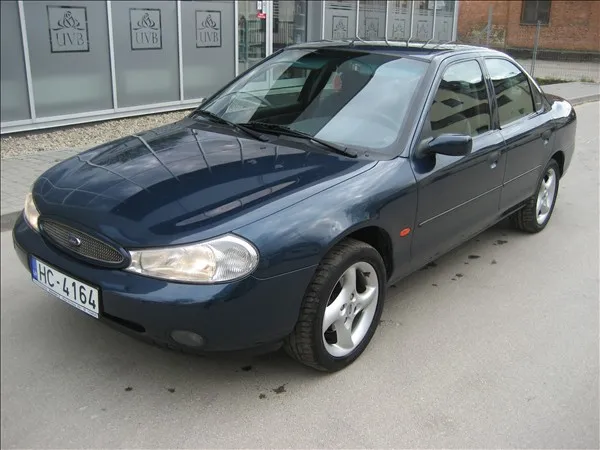 Ford Mondeo 1.8 2000 photo - 11