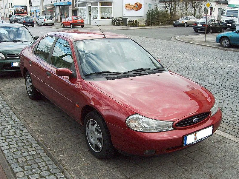 Ford Mondeo 1.8 2000 photo - 12