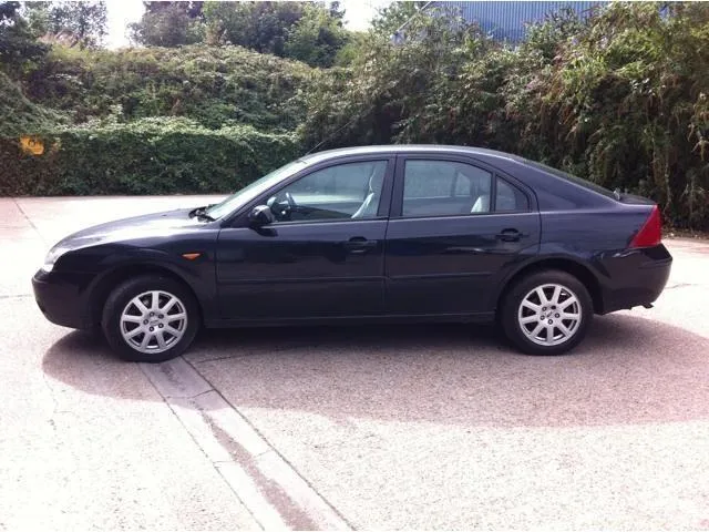 Ford Mondeo 1.8 2002 photo - 9
