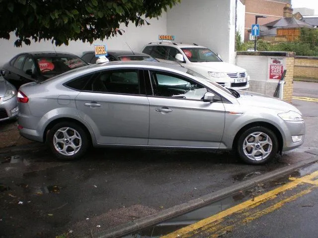 Ford Mondeo 1.8 2010 photo - 3