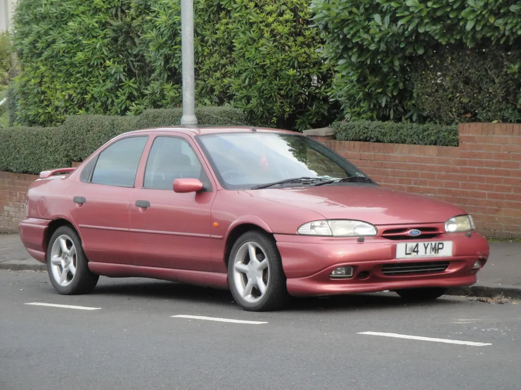 Ford Mondeo 2.0 1993 photo - 1