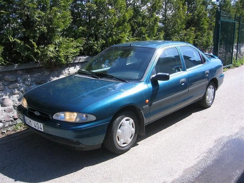 Ford Mondeo 2.0 1994 photo - 10