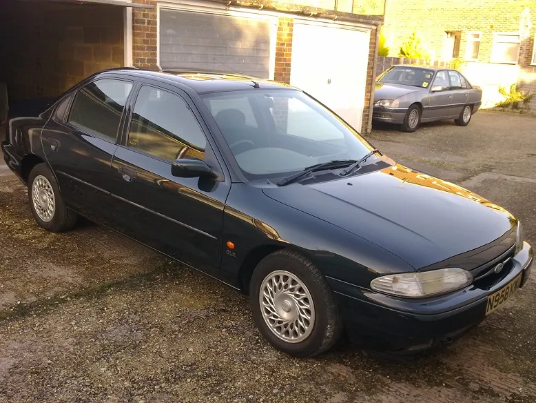 Ford Mondeo 2.0 1995 photo - 3