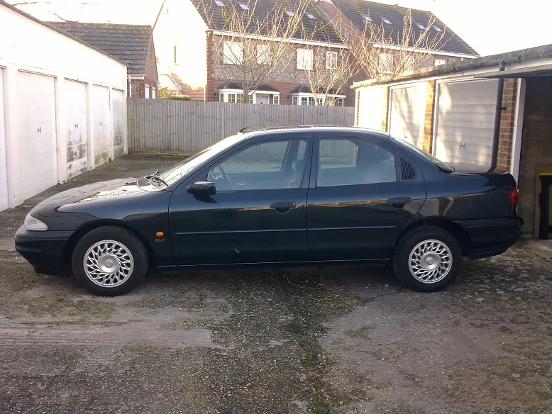 Ford Mondeo 2.0 1995 photo - 4