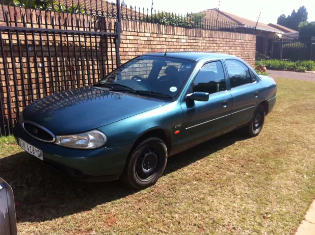 Ford Mondeo 2.0 1998 photo - 10